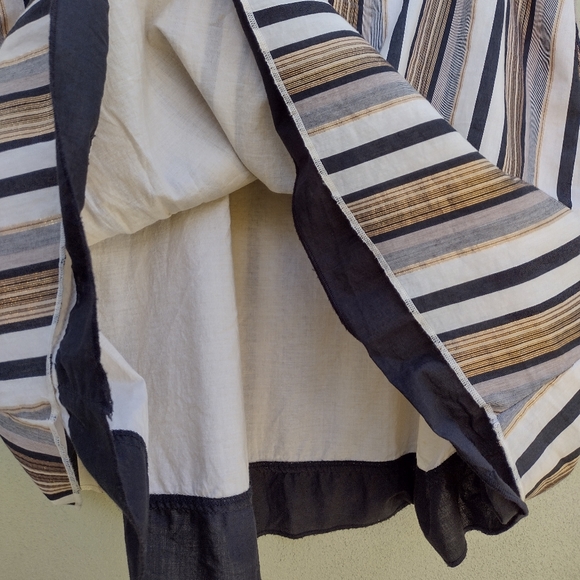 Old Navy Black, Gold & Cream Stripped Skirt 'Vintage' from 2006 in Size Medium - Picture 2 of 6